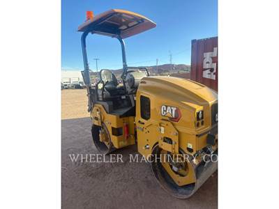 Caterpillar CB2.5 Smooth Drum Roller Compactor