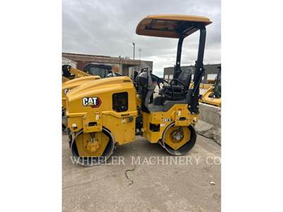 Caterpillar CB2.5 Smooth Drum Roller Compactor