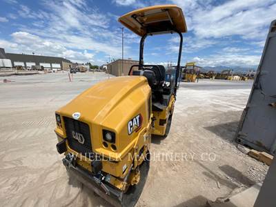 Caterpillar CB2.5 GC Smooth Drum Roller Compactor