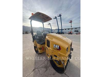 Caterpillar CB2.5 GC Smooth Drum Roller Compactor