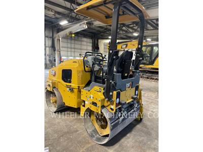 Caterpillar CB2.7 Smooth Drum Roller Compactor