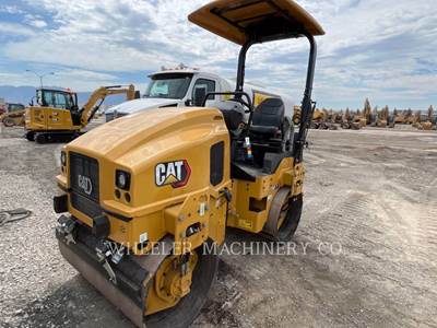 Caterpillar CB2.7 Smooth Drum Roller Compactor