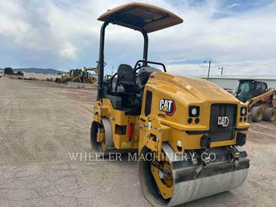 Caterpillar CB2.7 Smooth Drum Roller Compactor