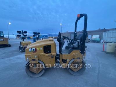 Caterpillar CB2.7 Smooth Drum Roller Compactor