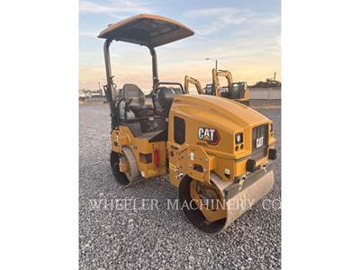 Caterpillar CB2.7 Smooth Drum Roller Compactor