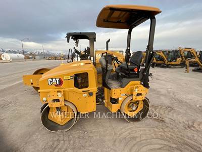 Caterpillar CB2.7 GC Smooth Drum Roller Compactor