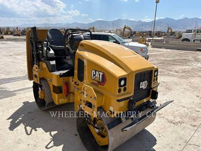 Caterpillar CB2.7 GC Smooth Drum Roller Compactor