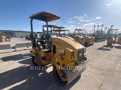 Caterpillar CB2.7 GC Smooth Drum Roller Compactor