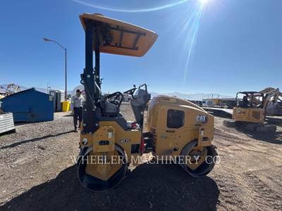 Caterpillar CB2.7 GC Smooth Drum Roller Compactor