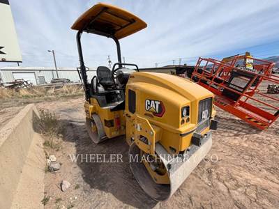Caterpillar CB2.7 GC Smooth Drum Roller Compactor