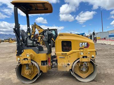 Caterpillar CB2.7 GC Smooth Drum Roller Compactor