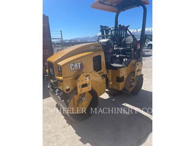 Caterpillar CB2.7 GC Smooth Drum Roller Compactor