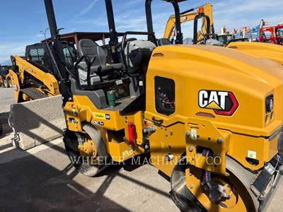 Caterpillar CB2.7 GC Smooth Drum Roller Compactor