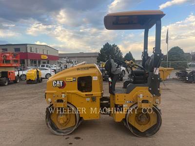 Caterpillar CB2.7 GC Smooth Drum Roller Compactor