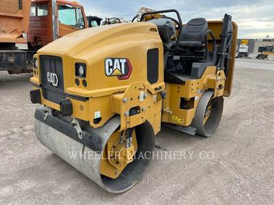 Caterpillar CB2.7 GC Smooth Drum Roller Compactor