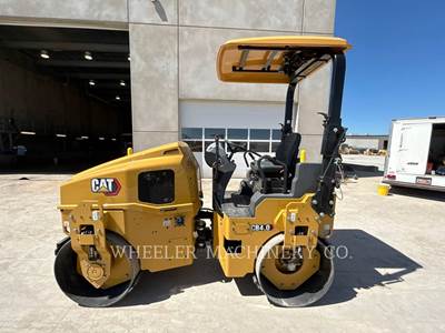 Caterpillar CB4.0 Smooth Drum Roller Compactor