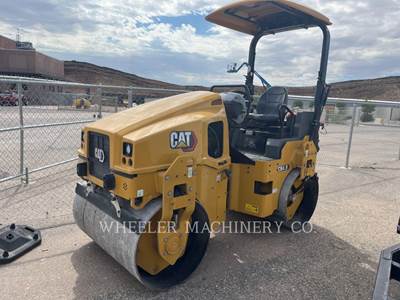 Caterpillar CB4.0 Smooth Drum Roller Compactor