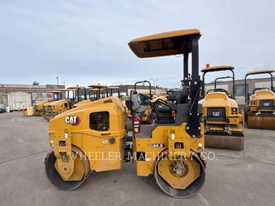 Caterpillar CB4.0 Smooth Drum Roller Compactor