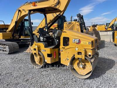 Caterpillar CB4.0 Smooth Drum Roller Compactor