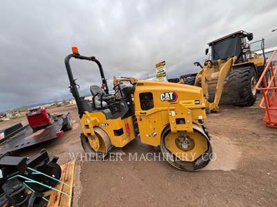 Caterpillar CB4.4 Smooth Drum Roller Compactor