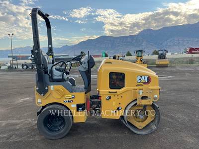 Caterpillar CC2.7 GC Smooth Drum Roller Compactor