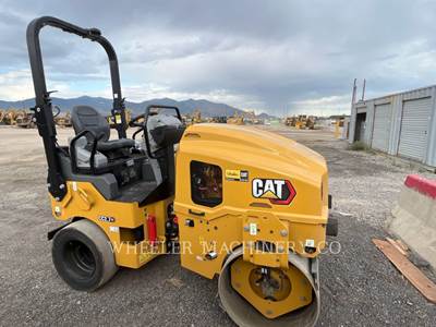 Caterpillar CC2.7 GC Smooth Drum Roller Compactor
