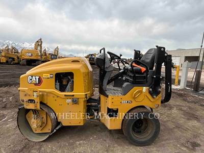 Caterpillar CC2.7 GC Smooth Drum Roller Compactor