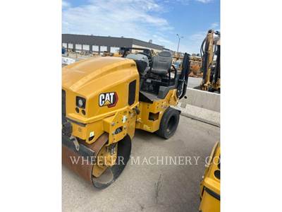 Caterpillar CC2.7 GC Smooth Drum Roller Compactor