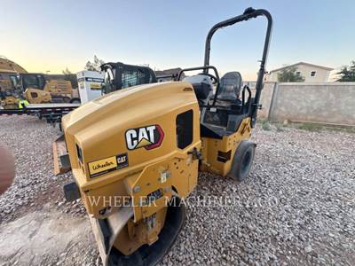 Caterpillar CC2.7 GC Smooth Drum Roller Compactor