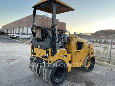 Caterpillar CC4.0 Smooth Drum Roller Compactor
