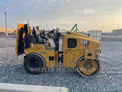 Caterpillar CC4.0 Smooth Drum Roller Compactor