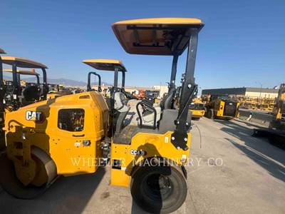 Caterpillar CC4.0 Smooth Drum Roller Compactor