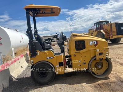 Caterpillar CC4.0 Smooth Drum Roller Compactor
