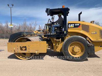 Caterpillar CCS9 Smooth Drum Roller Compactor