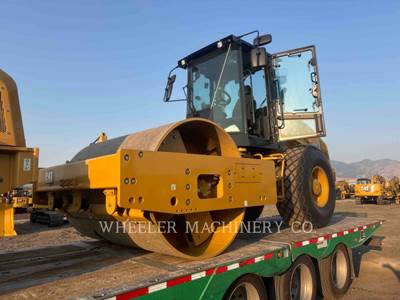 Caterpillar CS12 Smooth Drum Roller Compactor