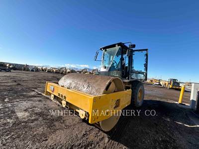 Caterpillar CS12 Smooth Drum Roller Compactor