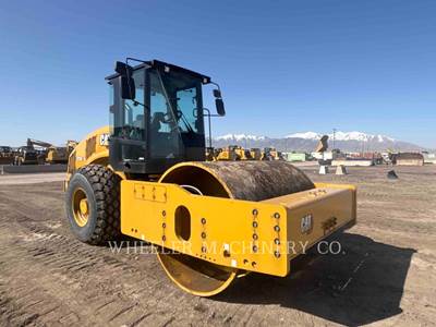Caterpillar CS16 Smooth Drum Roller Compactor