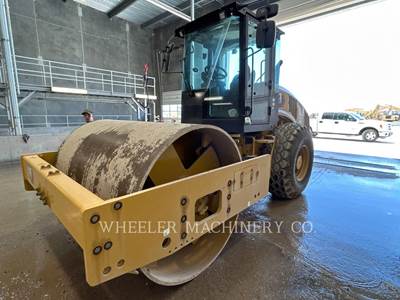 Caterpillar CS56B Smooth Drum Roller Compactor