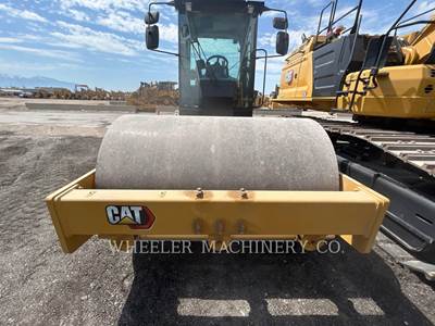 Caterpillar CS56B Smooth Drum Roller Compactor