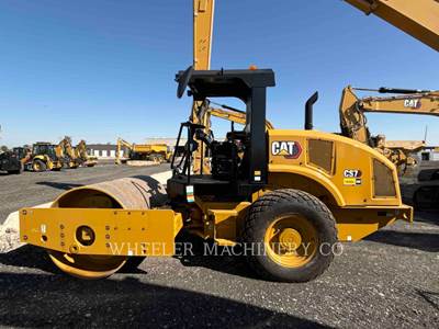 Caterpillar CS7 Smooth Drum Roller Compactor