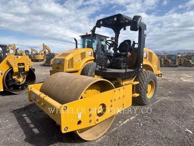 Caterpillar CS7 Smooth Drum Roller Compactor