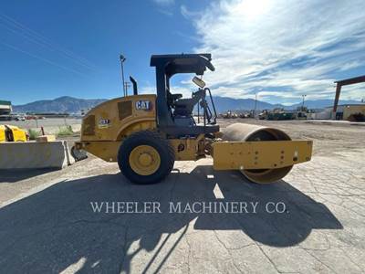 Caterpillar CS7 Smooth Drum Roller Compactor