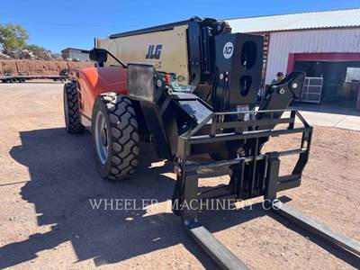 JLG 1055 Telehandler