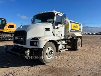 Mack WT2000 A Water Truck