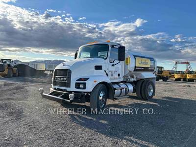 Mack WT2000 A Water Truck
