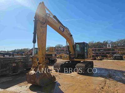Caterpillar 320 Excavator