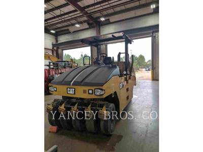 Caterpillar CW16 Pneumatic Tired Roller