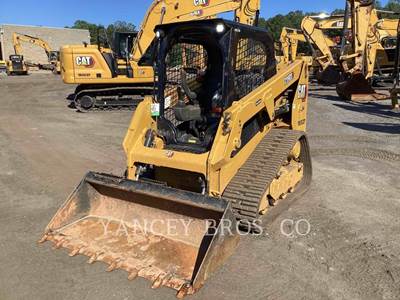 Caterpillar 239D3 Compact Track Loader