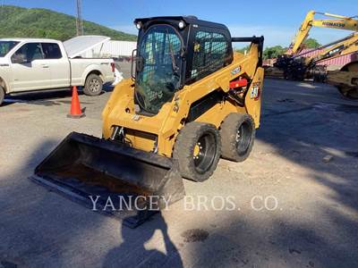 Caterpillar 242D3 Skid Steer