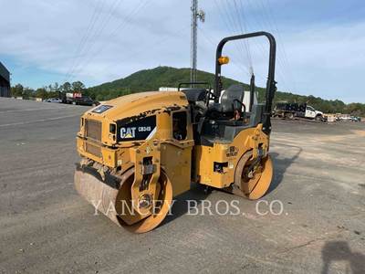 Caterpillar CB34B Smooth Drum Roller Compactor